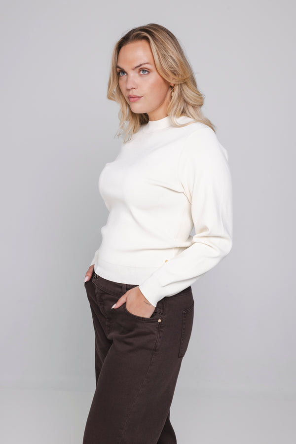 voor: Vooraanzicht Rinae sweater met ronde hals